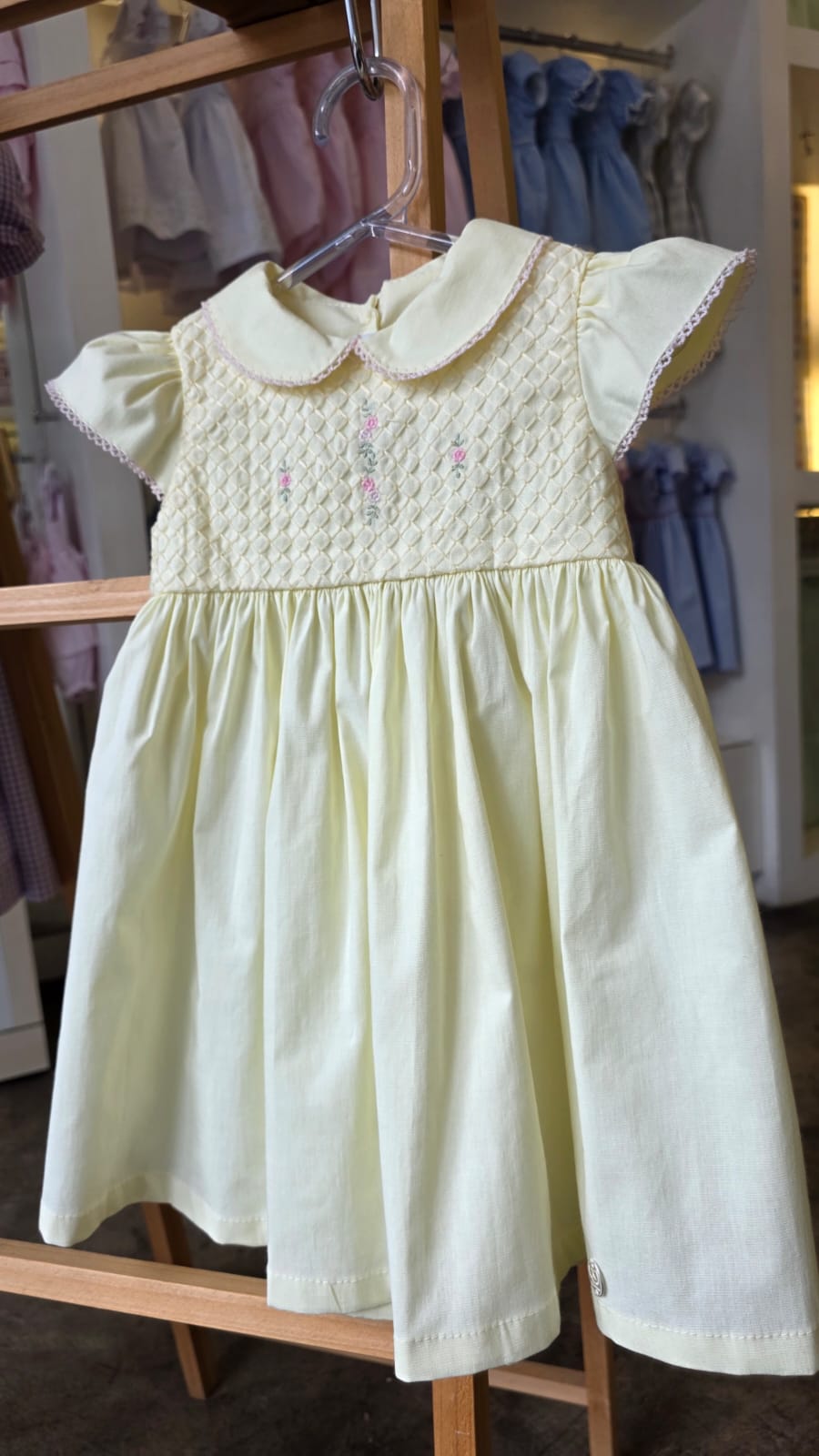 Vestido Bebê Amarelo Flor Rococó Buá