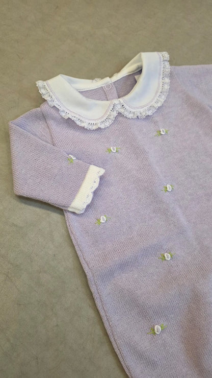 Macacão Bebê Menina Lilás Rococó Flores Buá