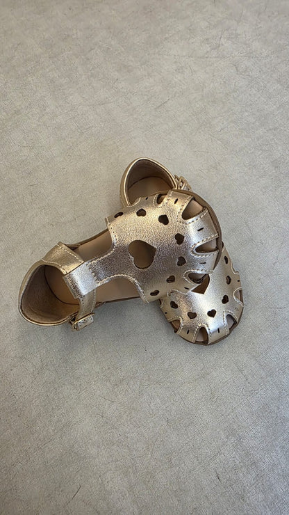 Sandália Infantil Dourada Coração Buá