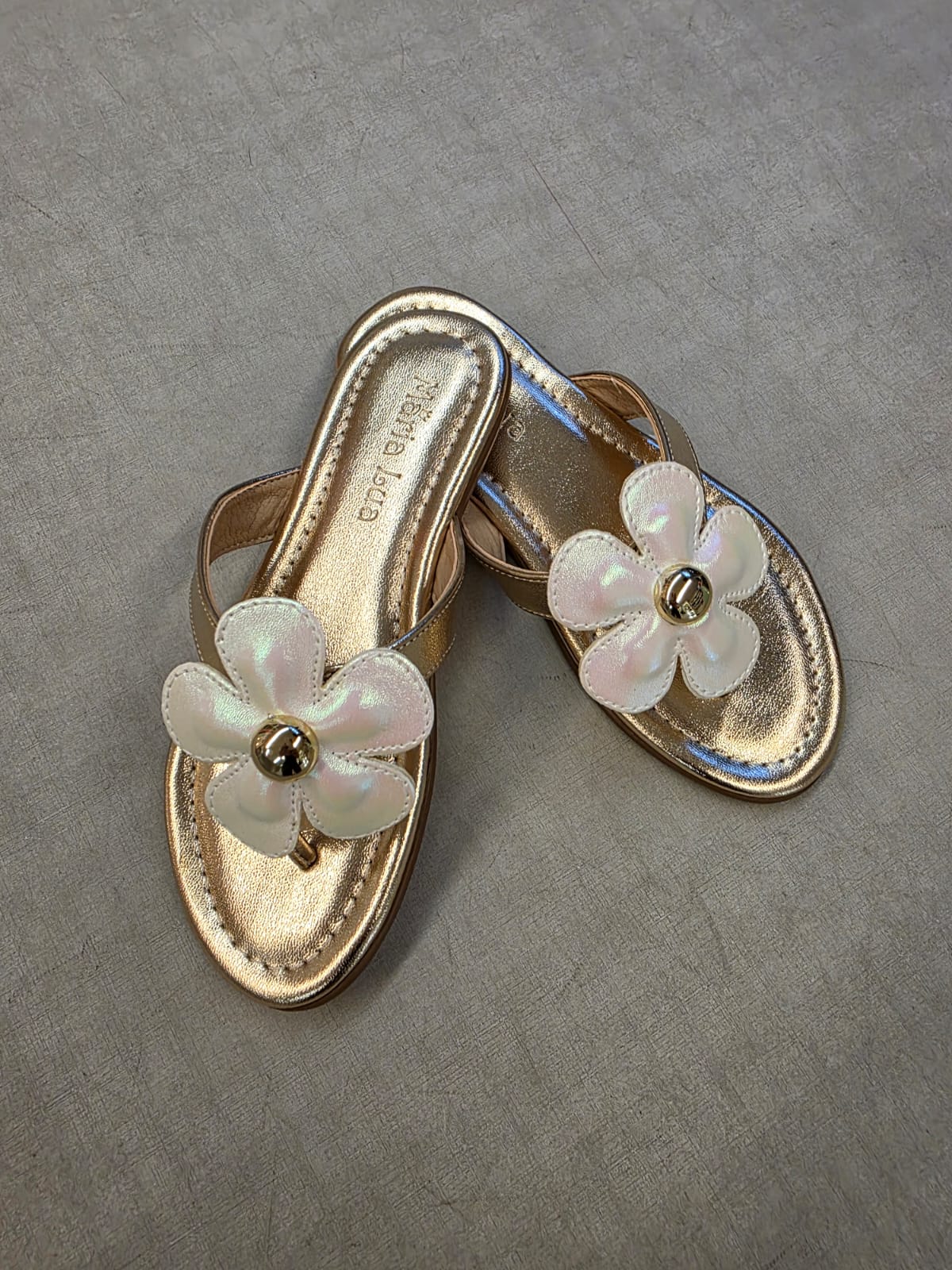 Rasteira Dourada Flor Buá