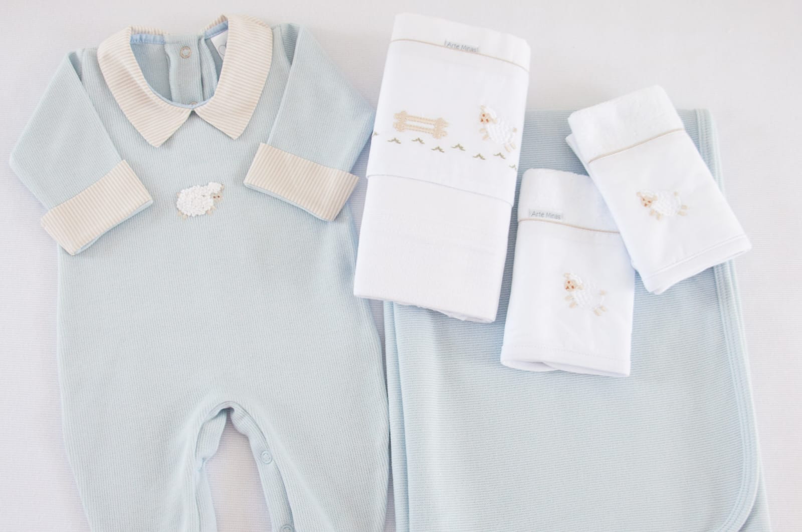 Saída Maternidade Azul Ovelha Buá