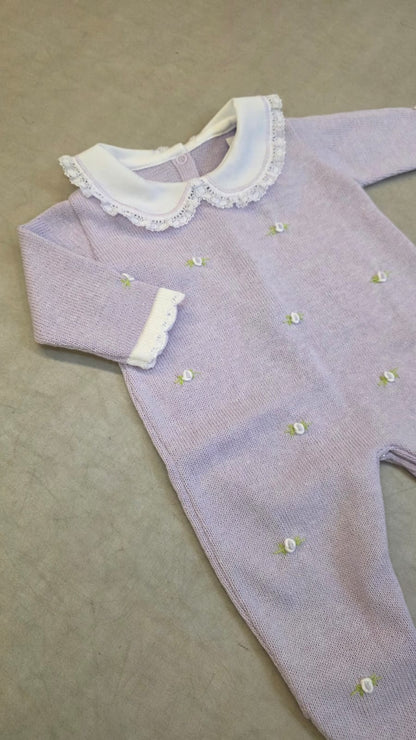 Macacão Bebê Menina Lilás Rococó Flores Buá