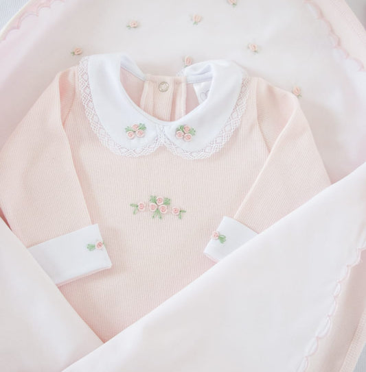 Macacão Bebê Rosa Rococó Flores Buá