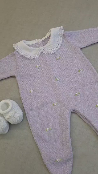 Macacão Bebê Menina Lilás Rococó Flores Buá